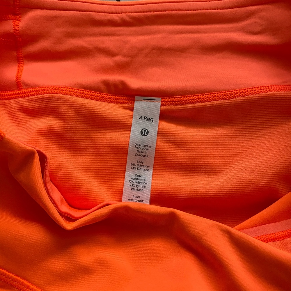Lululemon Speed Up Short 2.5” free tote - Picture 10 of 10